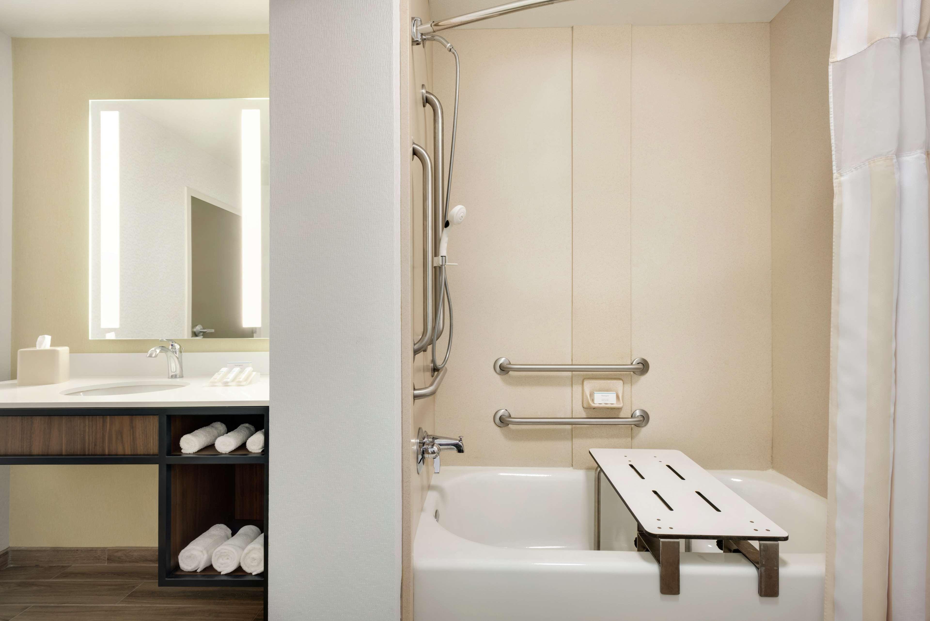 Hilton Garden Inn Dubuque Downtown Eksteriør billede