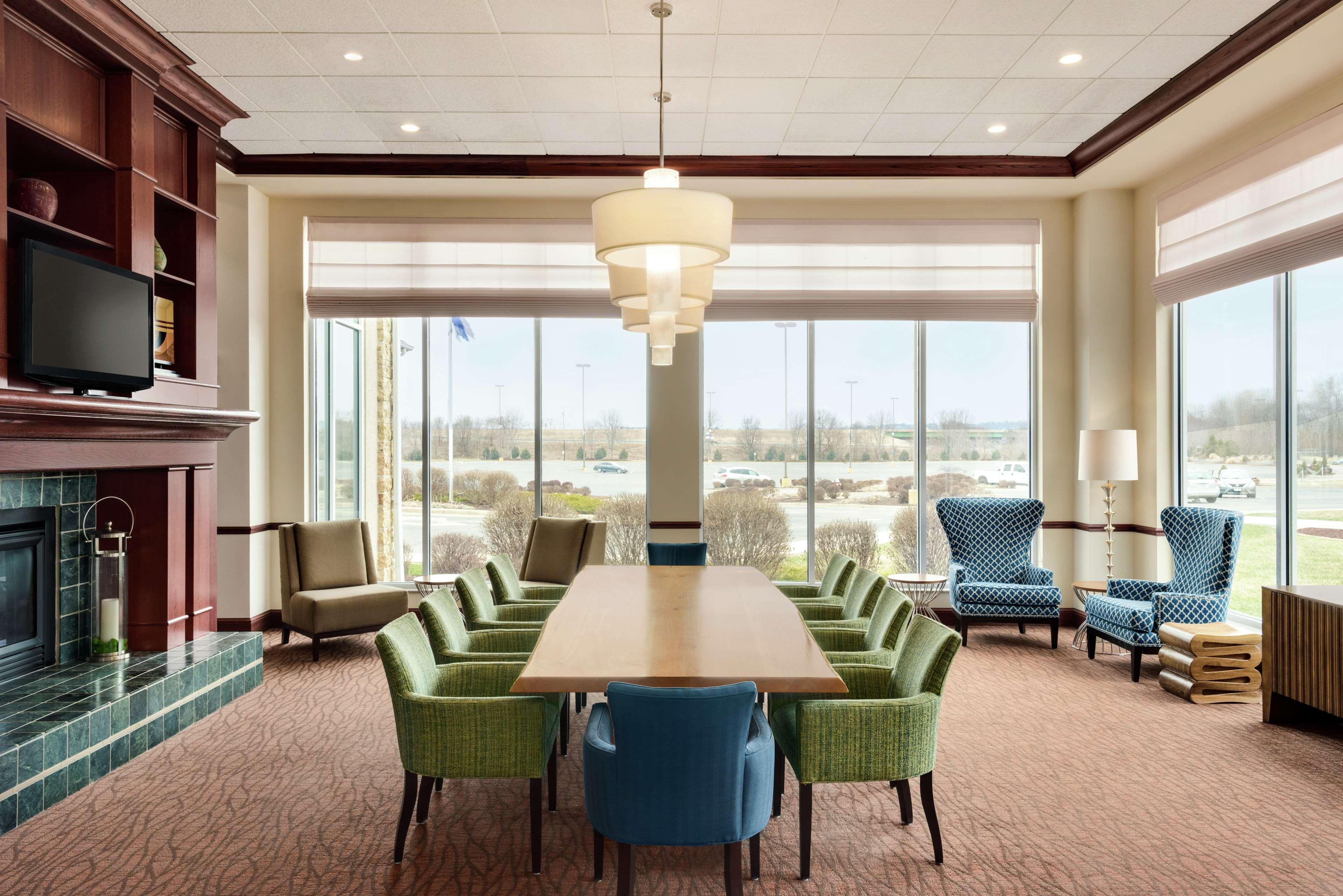 Hilton Garden Inn Dubuque Downtown Eksteriør billede